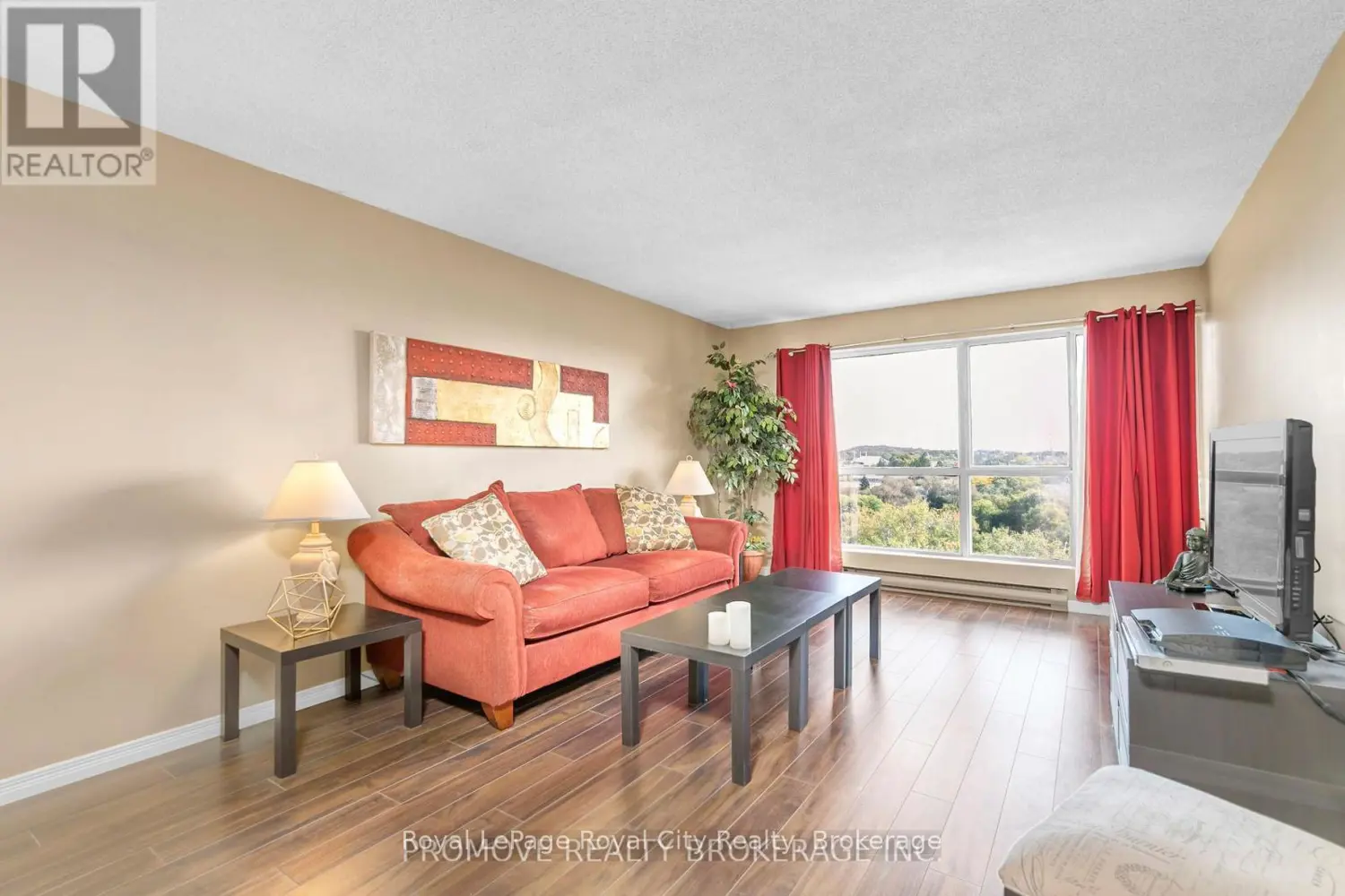 358 Waterloo Avenue 906 photo 2