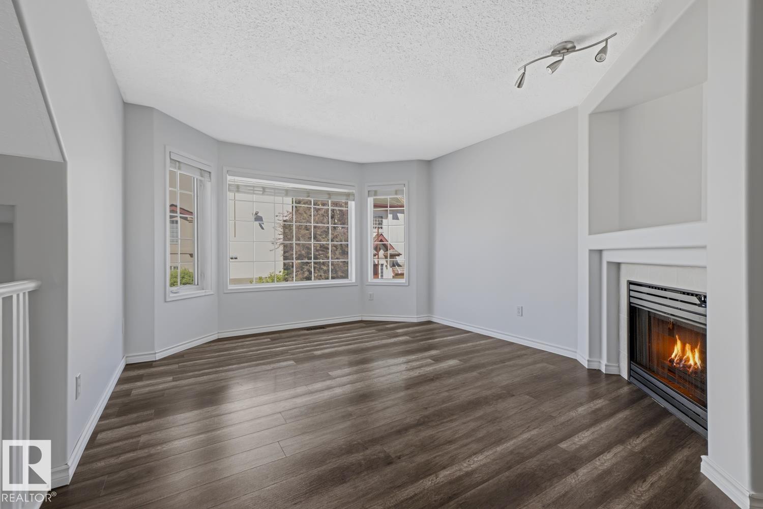 6-1237 Carter Crest Road NW, Edmonton, AB, T6R2R2 photo 4