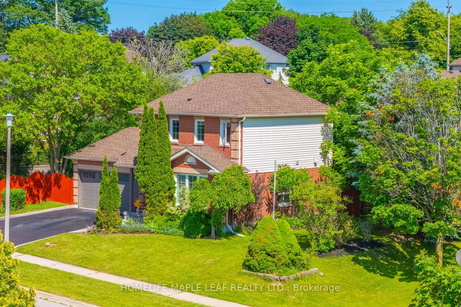 191 Stirling Macgregor Drive photo 3