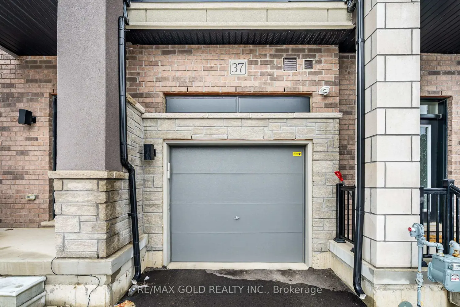 37 George Brier Drive photo 2