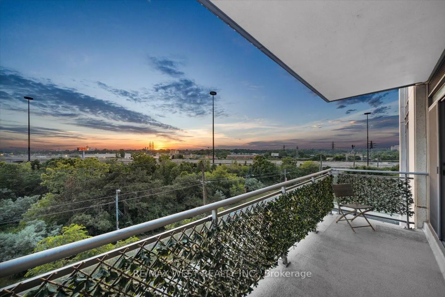 2119 Lake Shore Boulevard 604 photo 5
