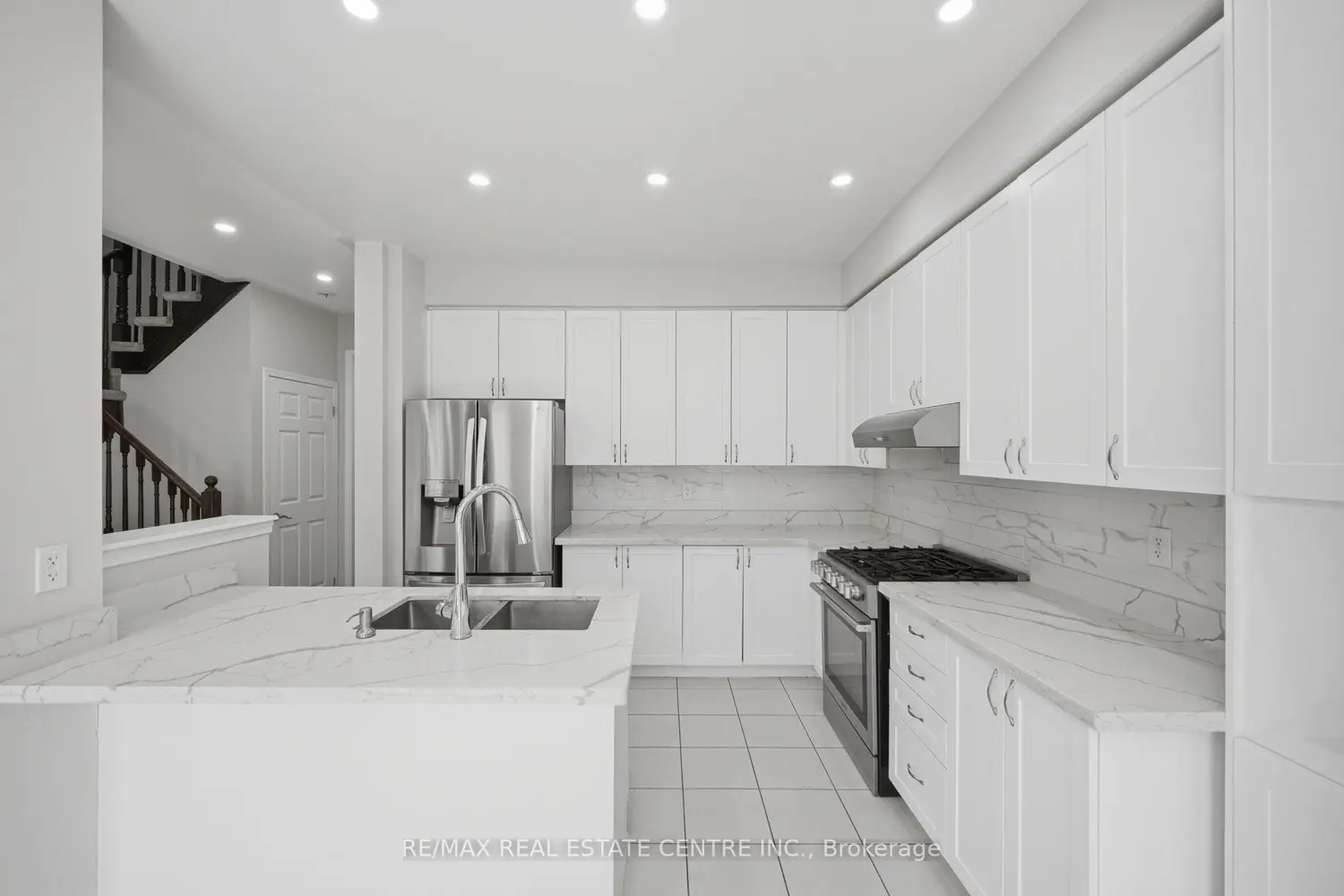570 Windfields Farm Drive photo 2