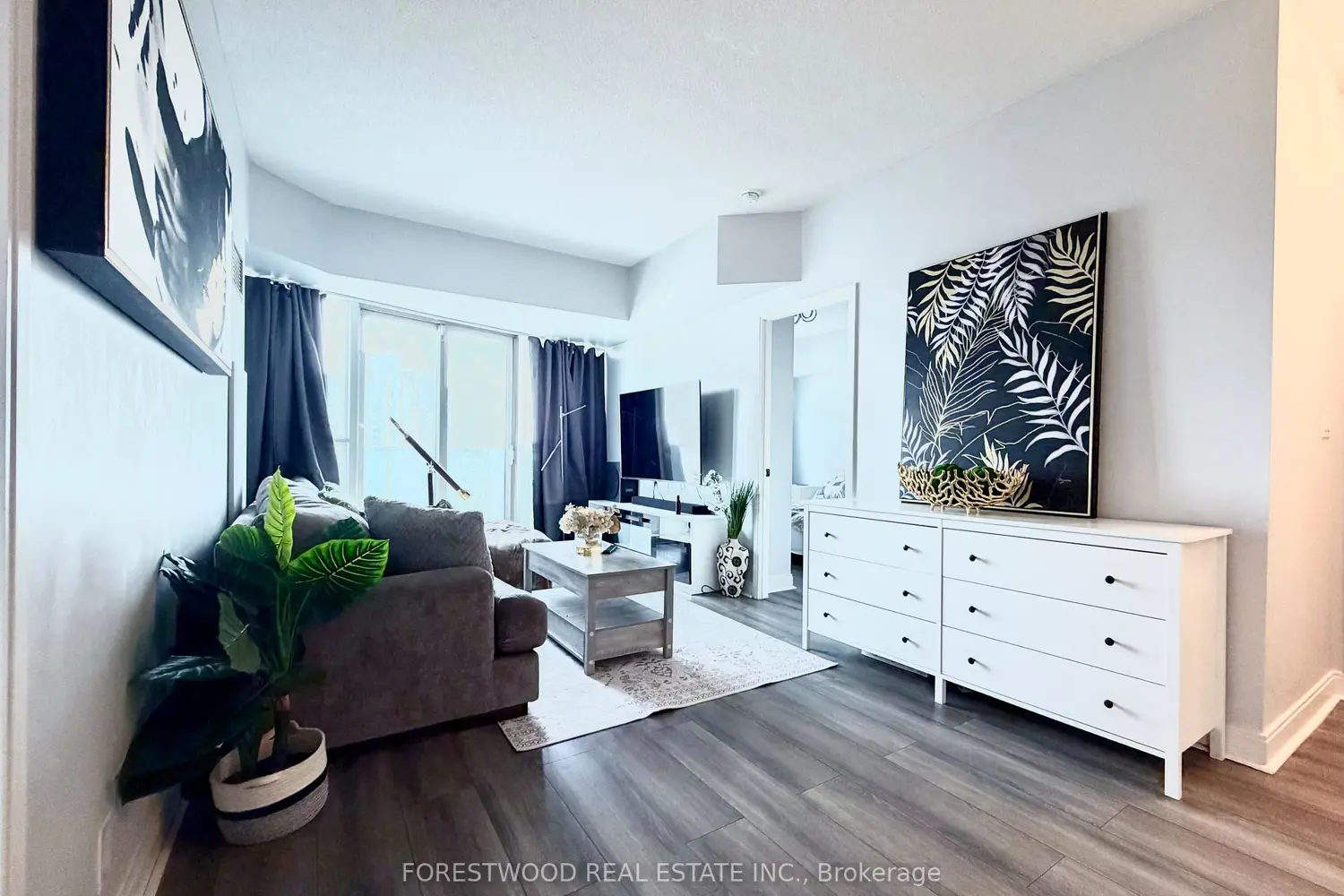 60 Absolute Avenue 2402 photo 4