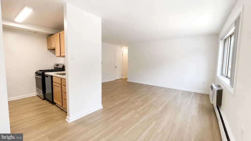 4465 Macarthur Boulevard NW Unit 106, Washington, DC 20007 photo 2