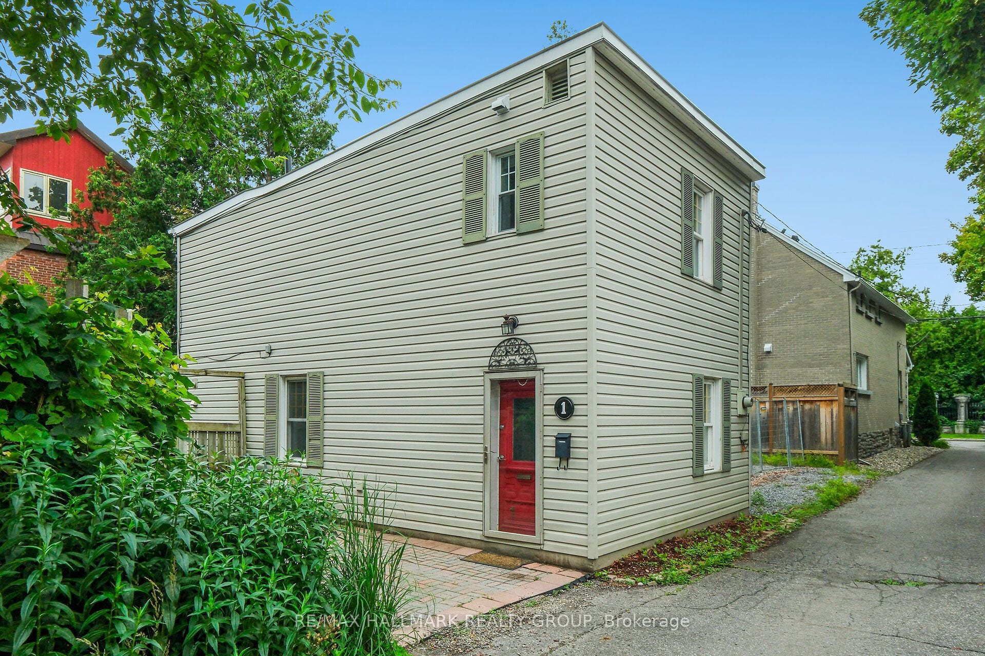 1 Taylor Lane, Ottawa, ON, K1M 2A9