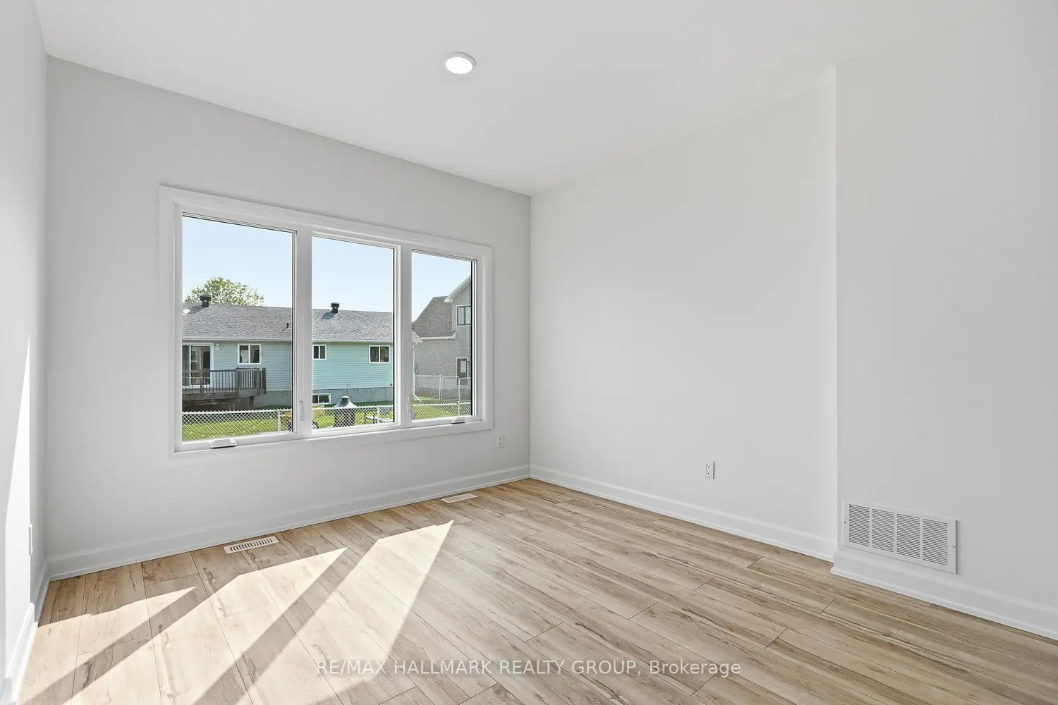 146 Elizabeth Drive photo 5