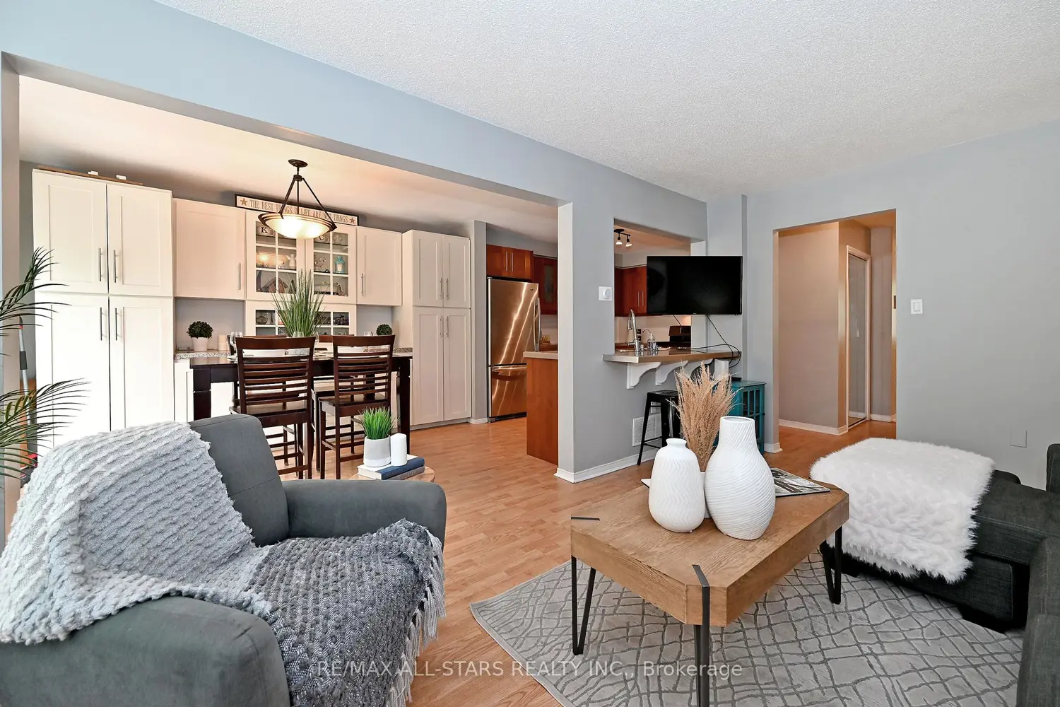 9 Opal Court photo 5