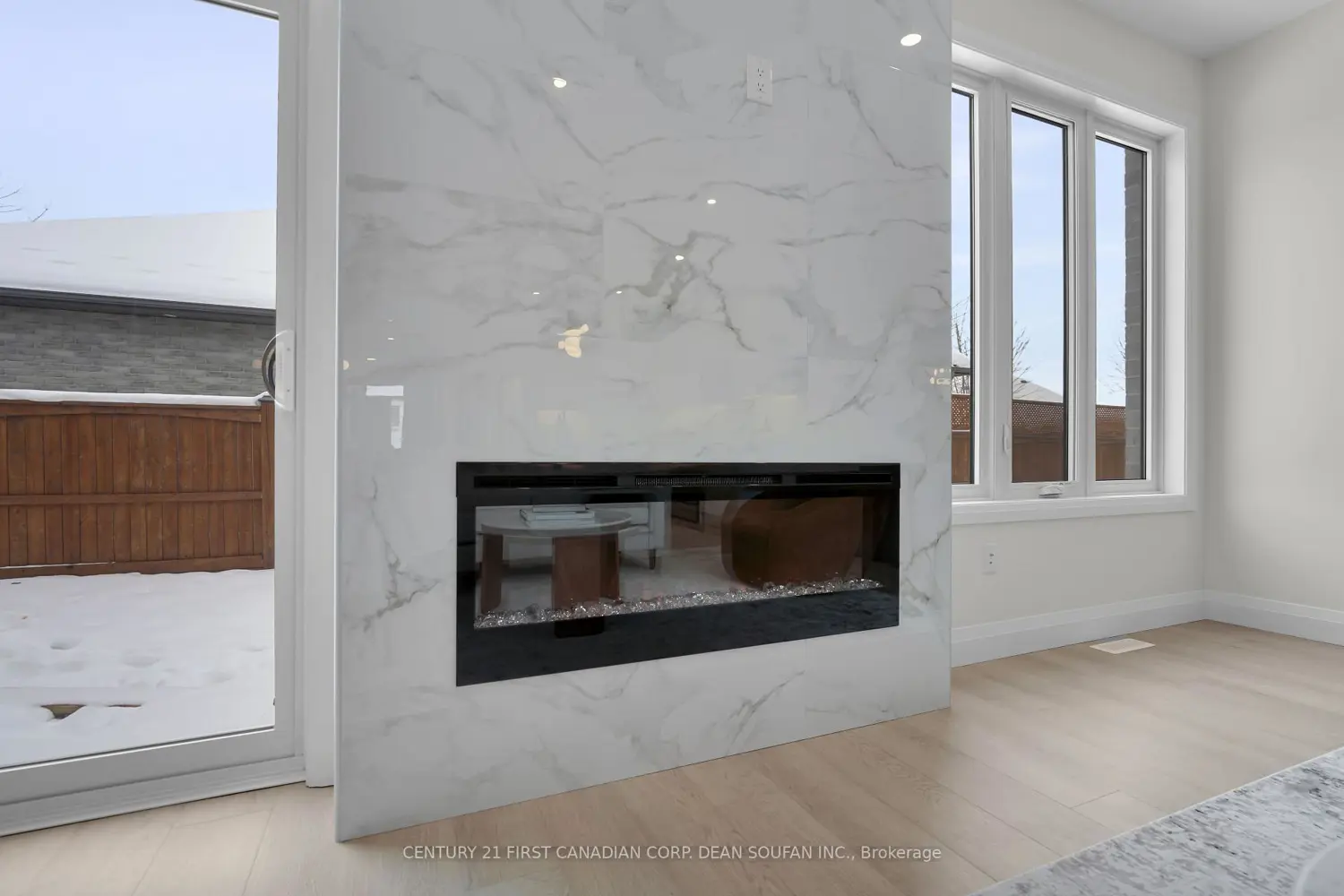 795 Catalpa Square photo 2