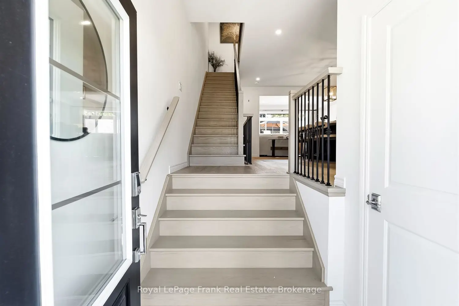 27 Shand Lane photo 3