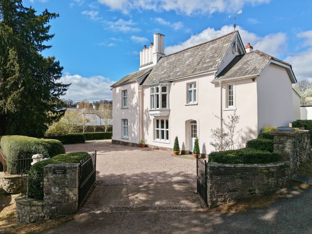 5 bed detached house for saleCastle Parade, Usk NP15