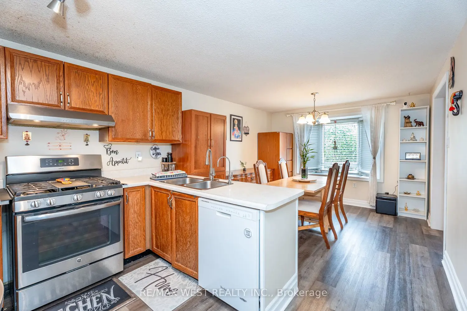 369 Galloway Boulevard photo 4
