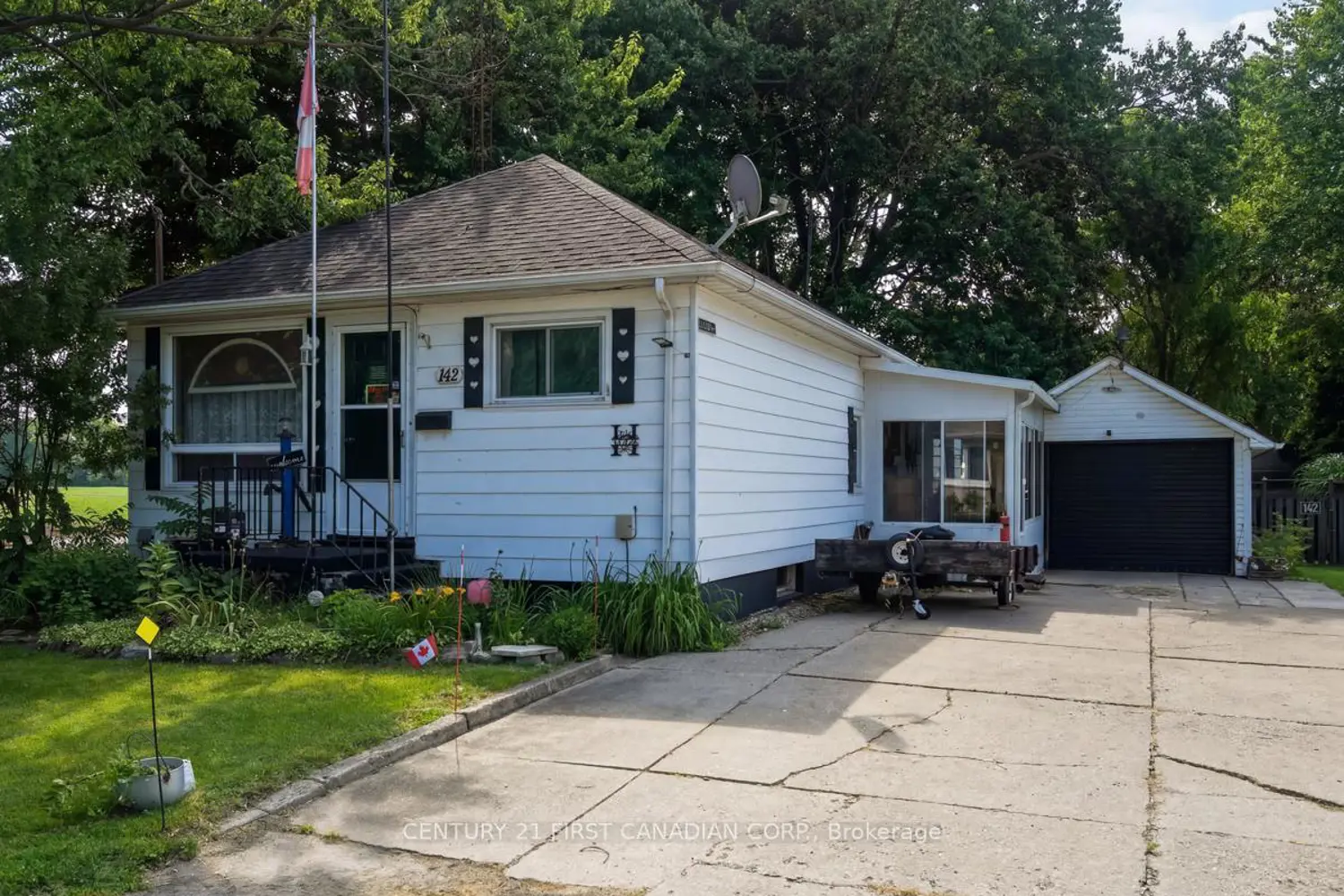 142 Frederic Street photo 4