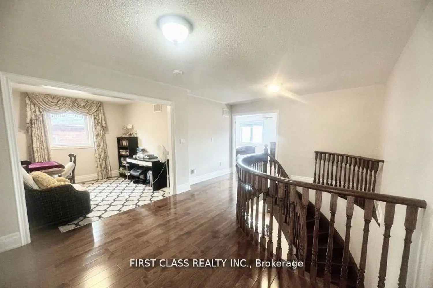 9 Wiley Avenue photo 3