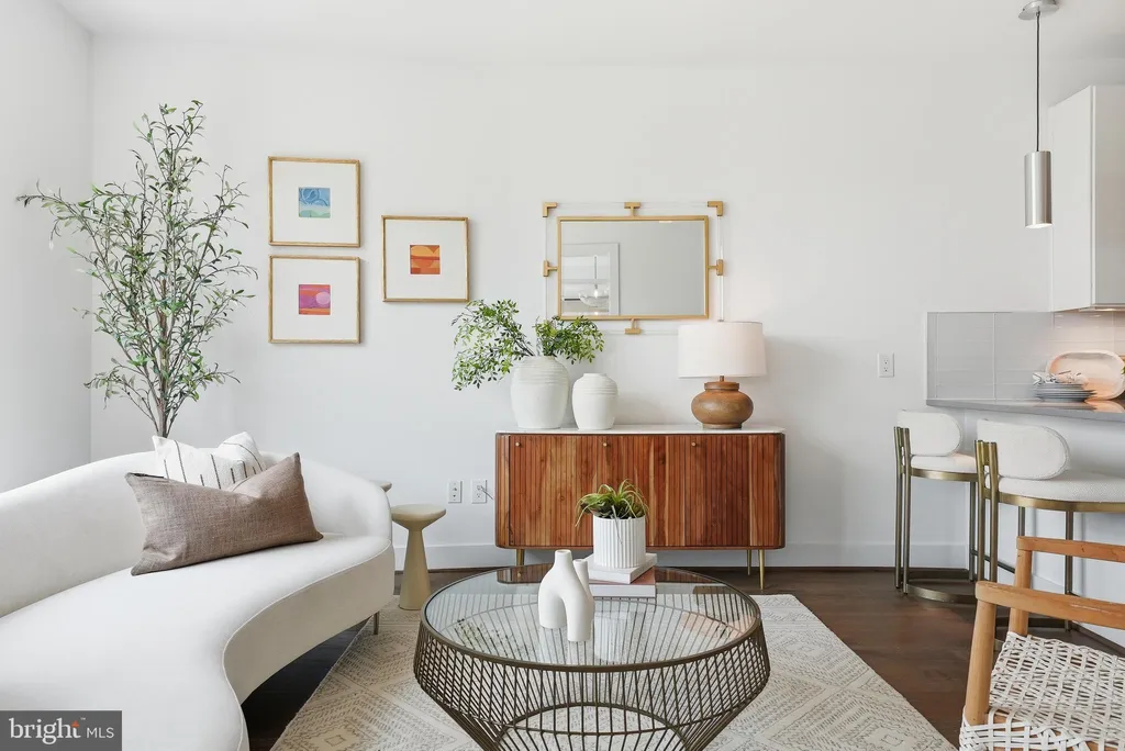 2337 Champlain Street NW Unit 305, Washington, DC 20009 photo 2