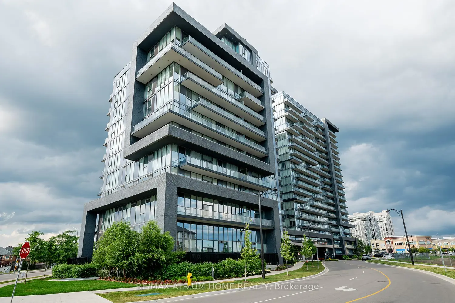 10 Gatineau Drive 1004