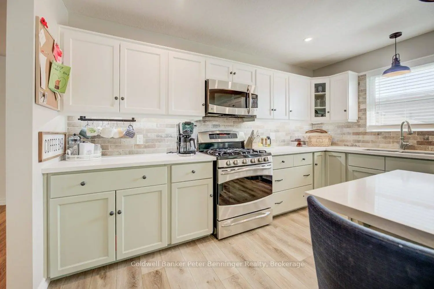 8 West River Road photo 2
