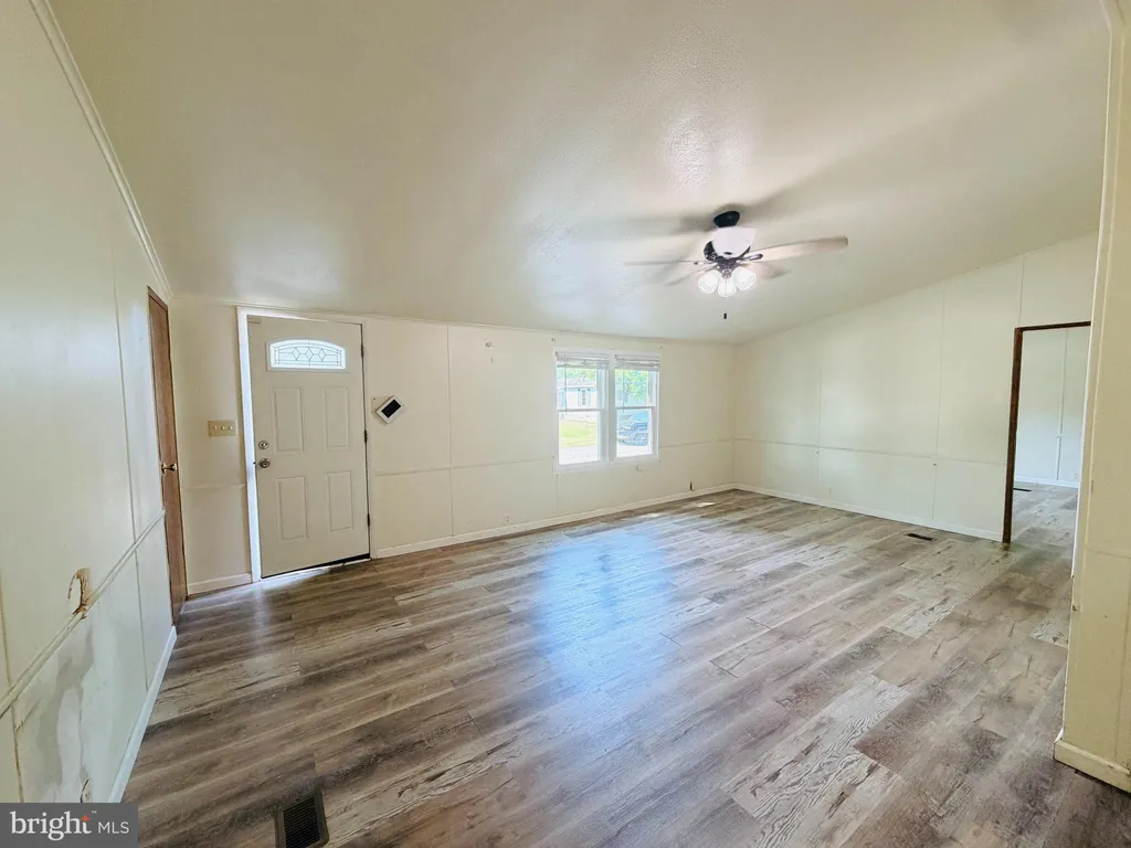 19 Gordon Drive, Dover, DE 19901 photo 4