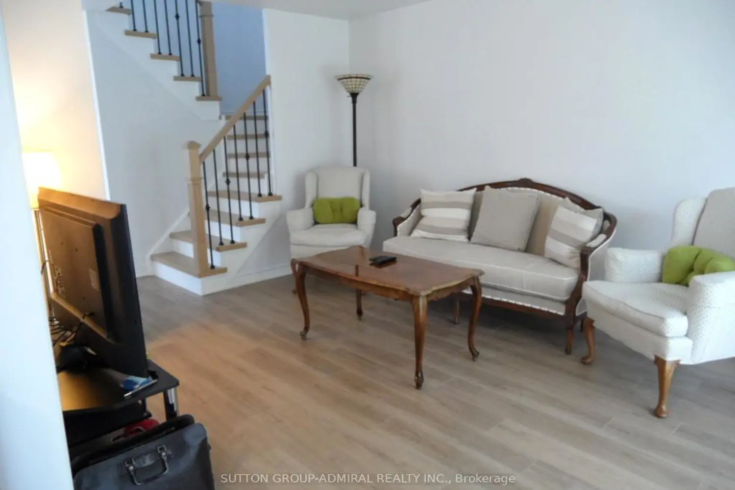 65 Delaney Crescent photo 3