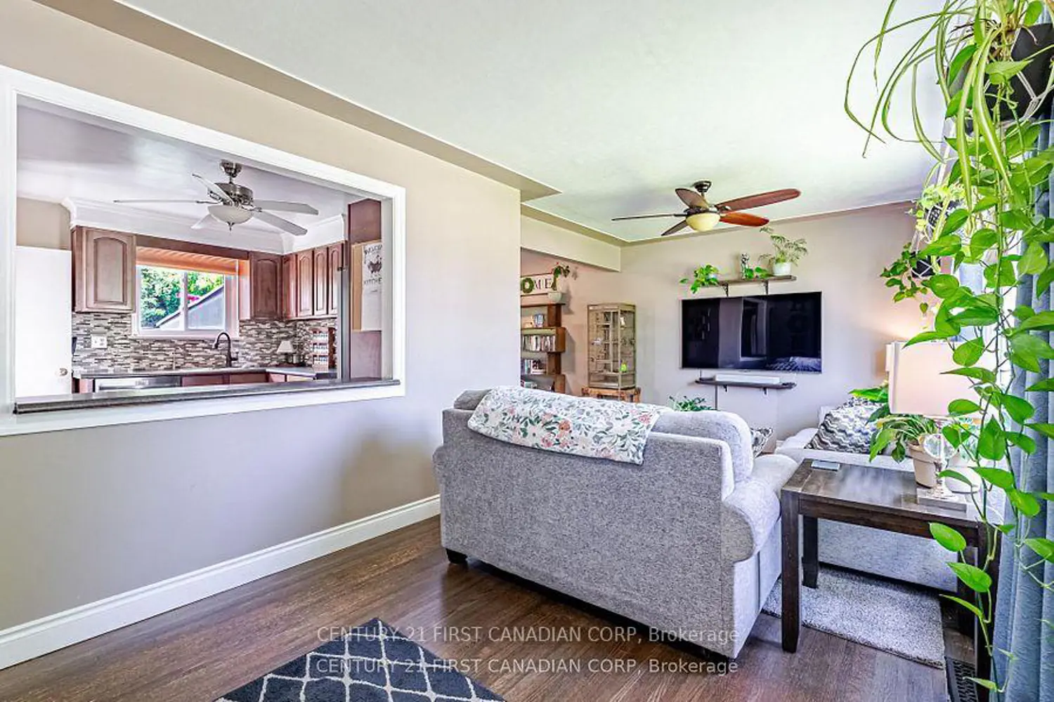 212 King Edward Avenue photo 4