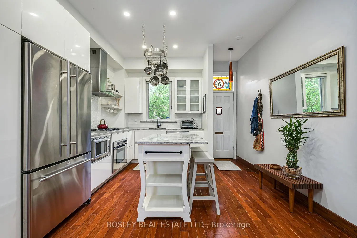 16 Blong Avenue photo 3