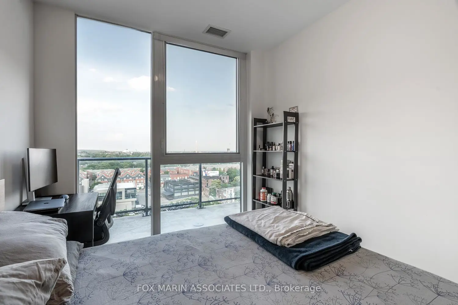 5 Defries Street 1104 photo 4