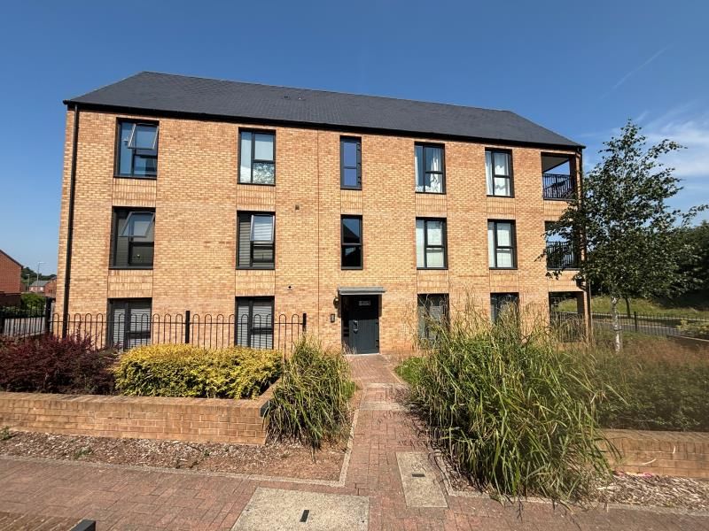 2 bed flat for saleParkside Crescent, Ketley TF1 photo 4