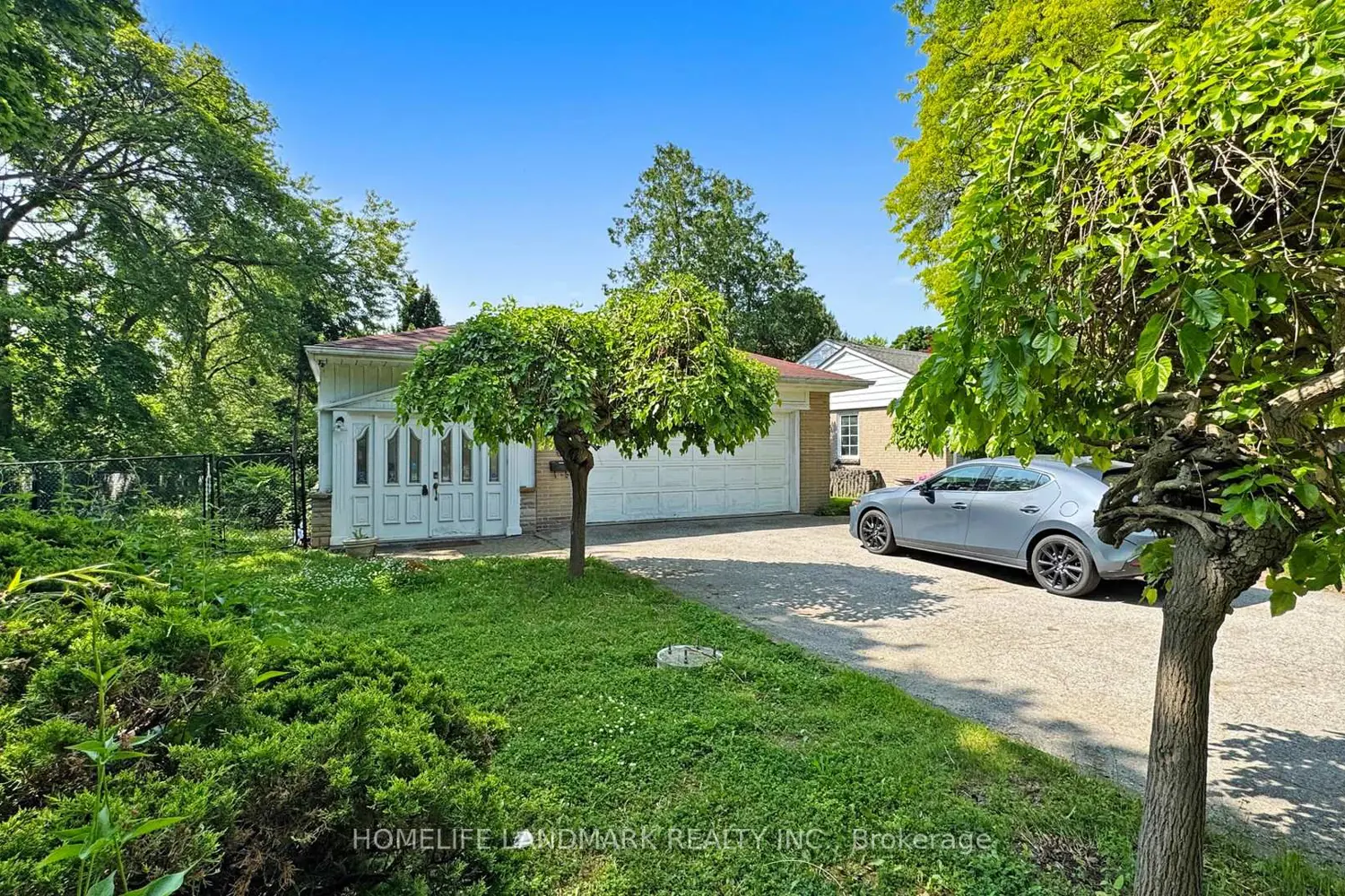117 Arjay Crescent photo 2