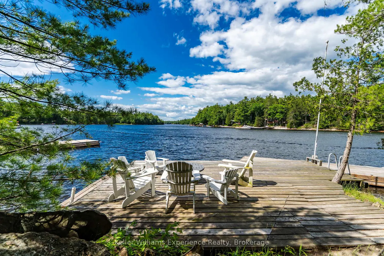588 Island 1040 photo 3