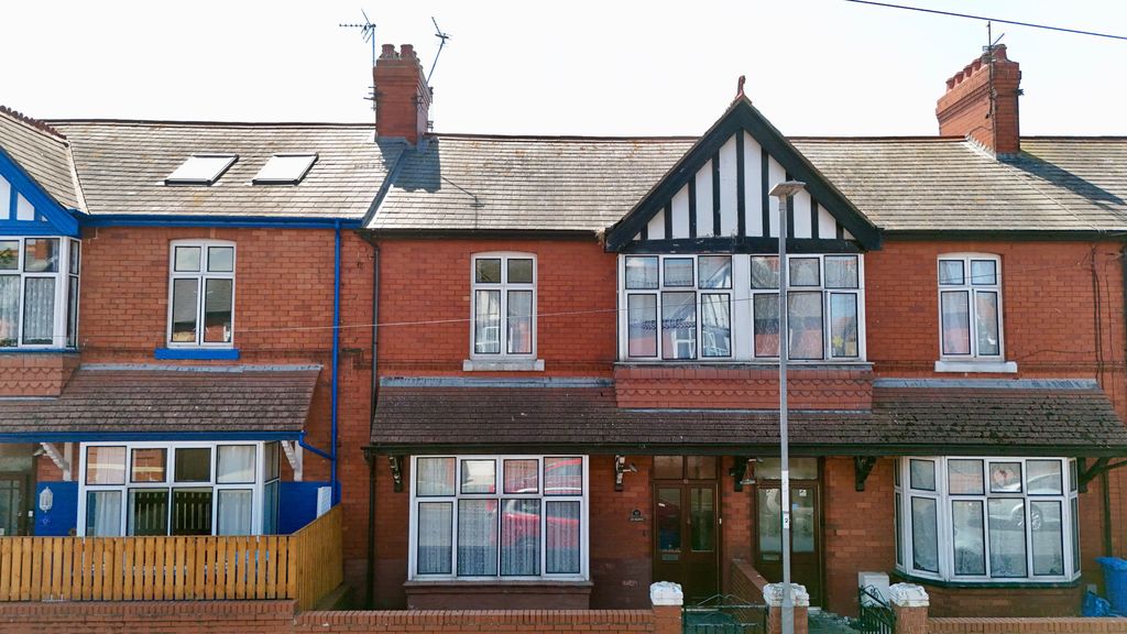 4 bed terraced house for salePalace Avenue, Rhyl LL18