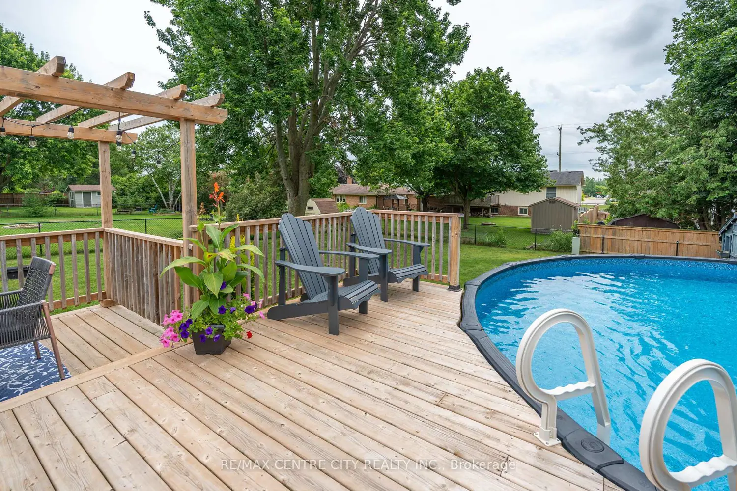 159 Sherwood Crescent photo 3