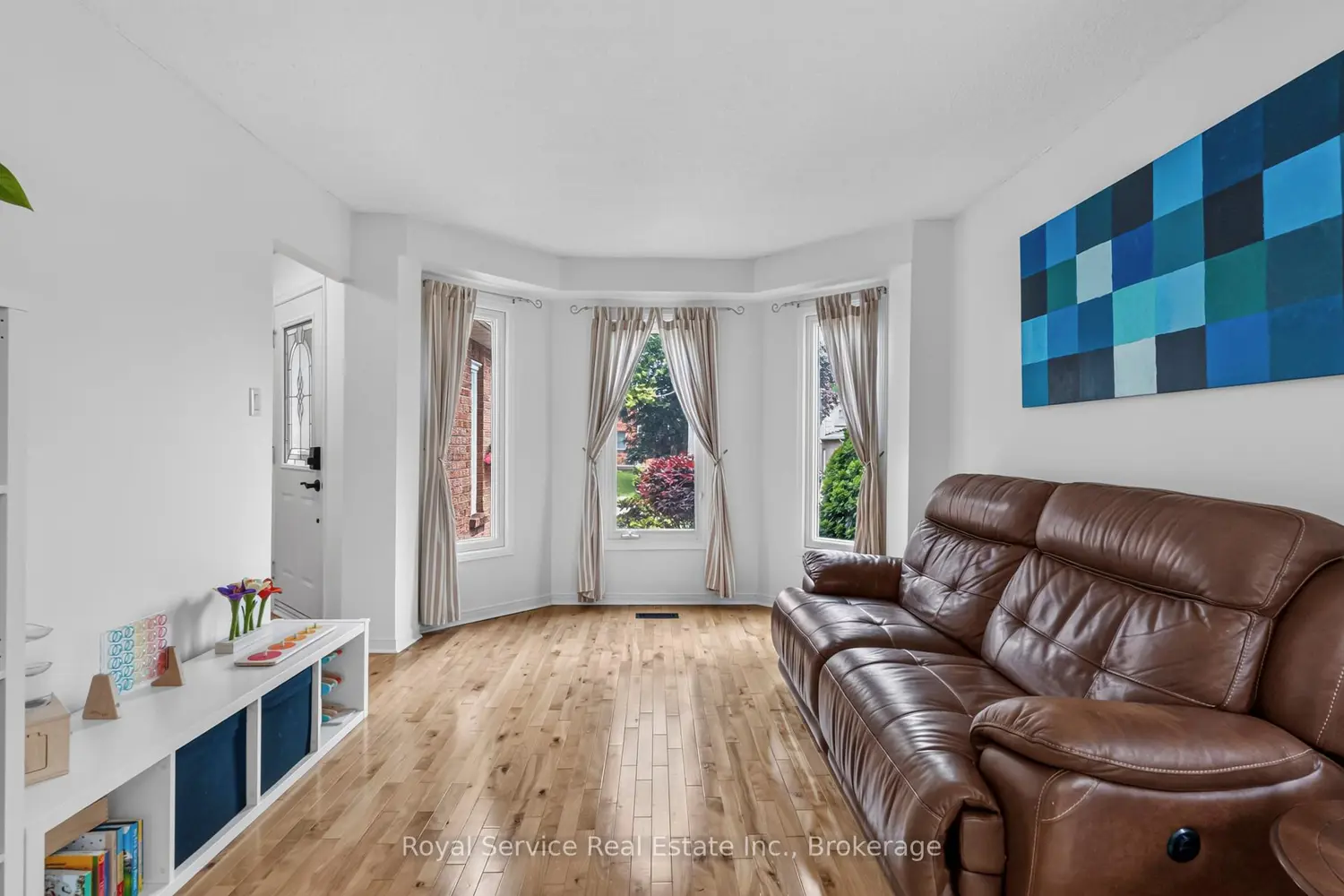56 Stanford Crescent photo 4