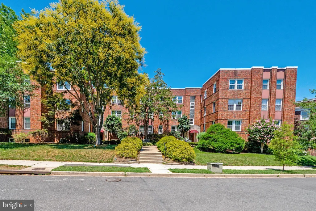 2801 Cortland Pl NW Unit 103, Washington, DC 20008