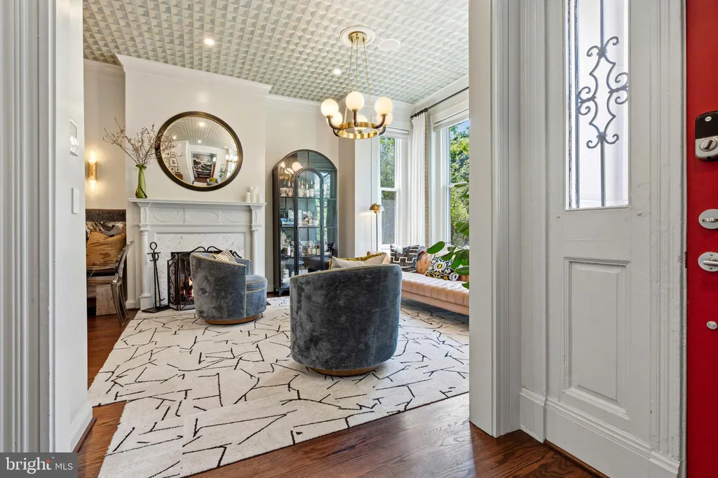 2121 R Street NW, Washington, DC 20008 photo 4
