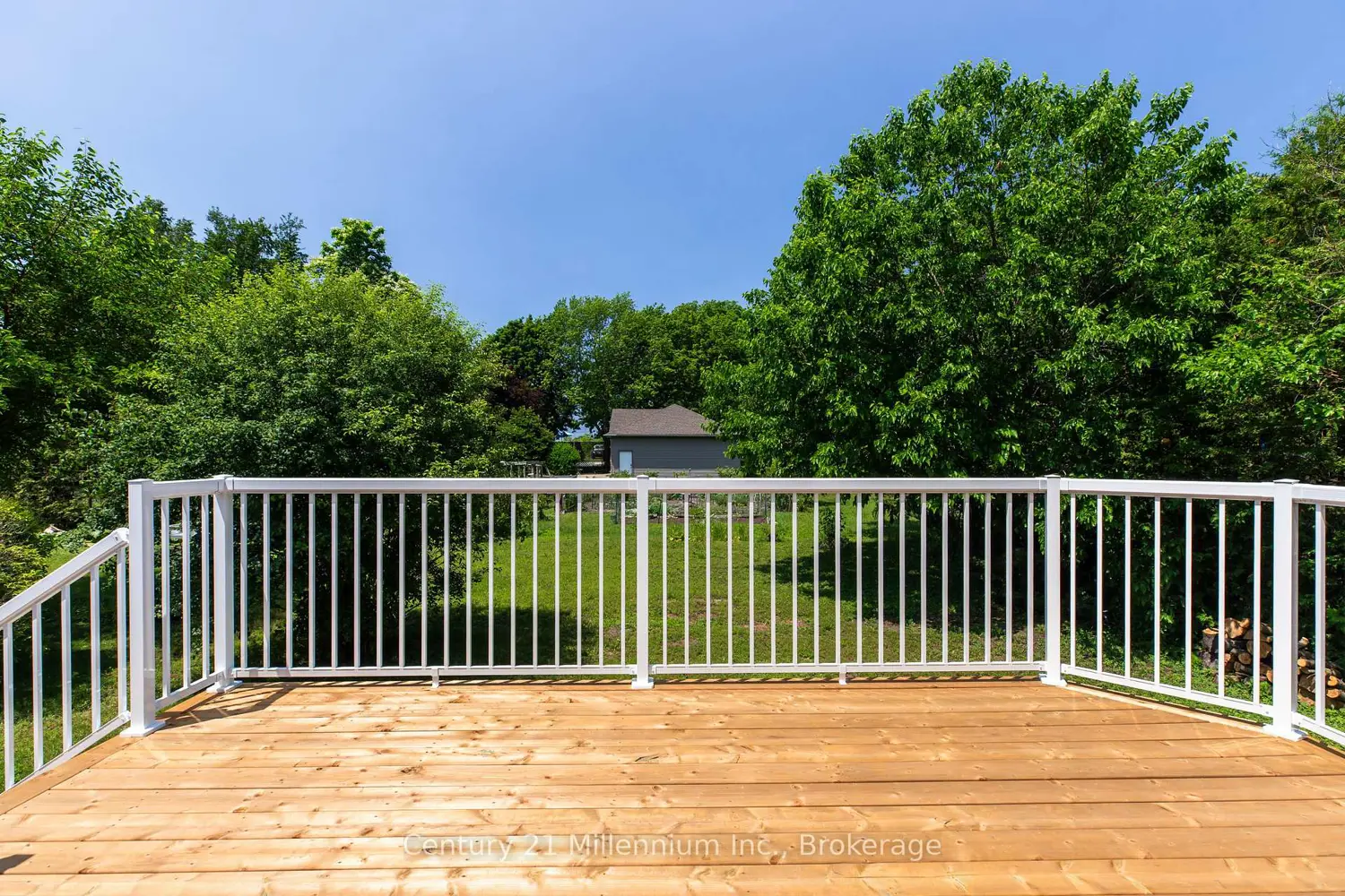 902 Huron Terrace photo 2