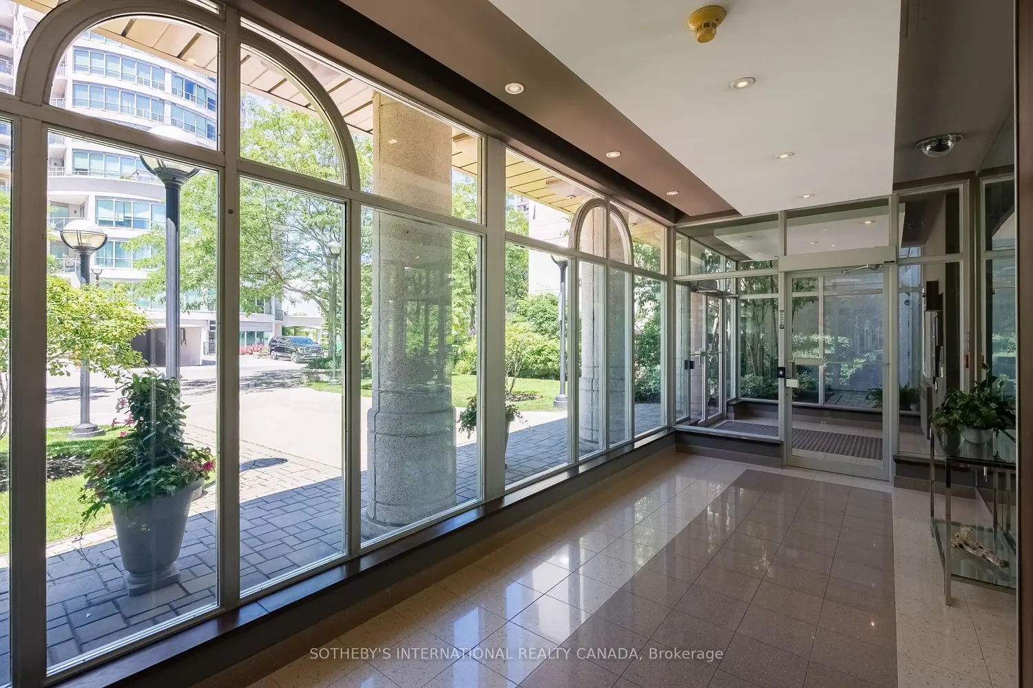 80 Palace Pier Court 302