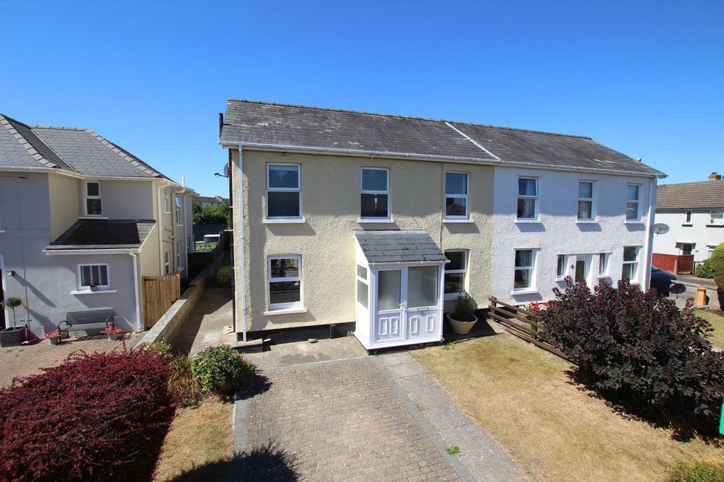 3 bed semi-detached house for saleTrenewydd, Brecon LD3