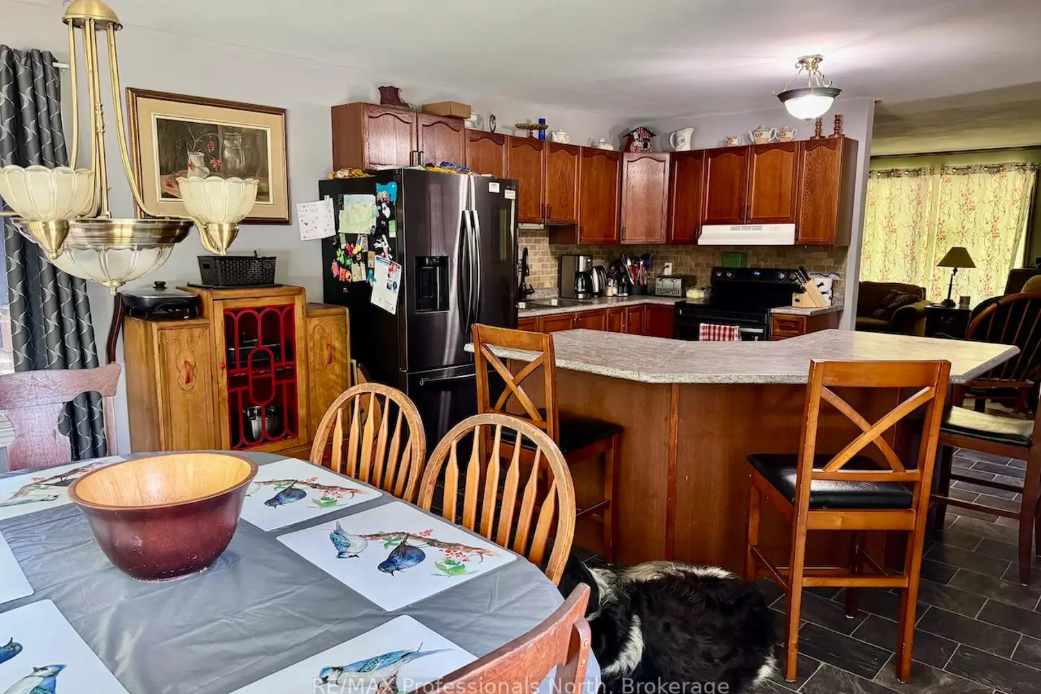 1089 Coumbs Road photo 4