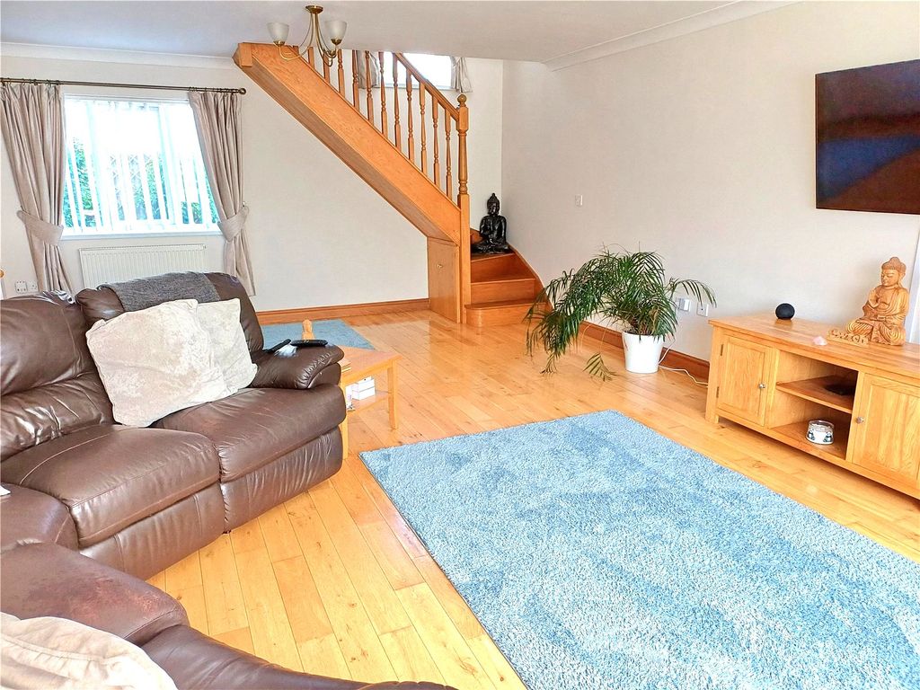5 bed detached house for saleStonechat Close, Nottage, Porthcawl CF36 photo 4