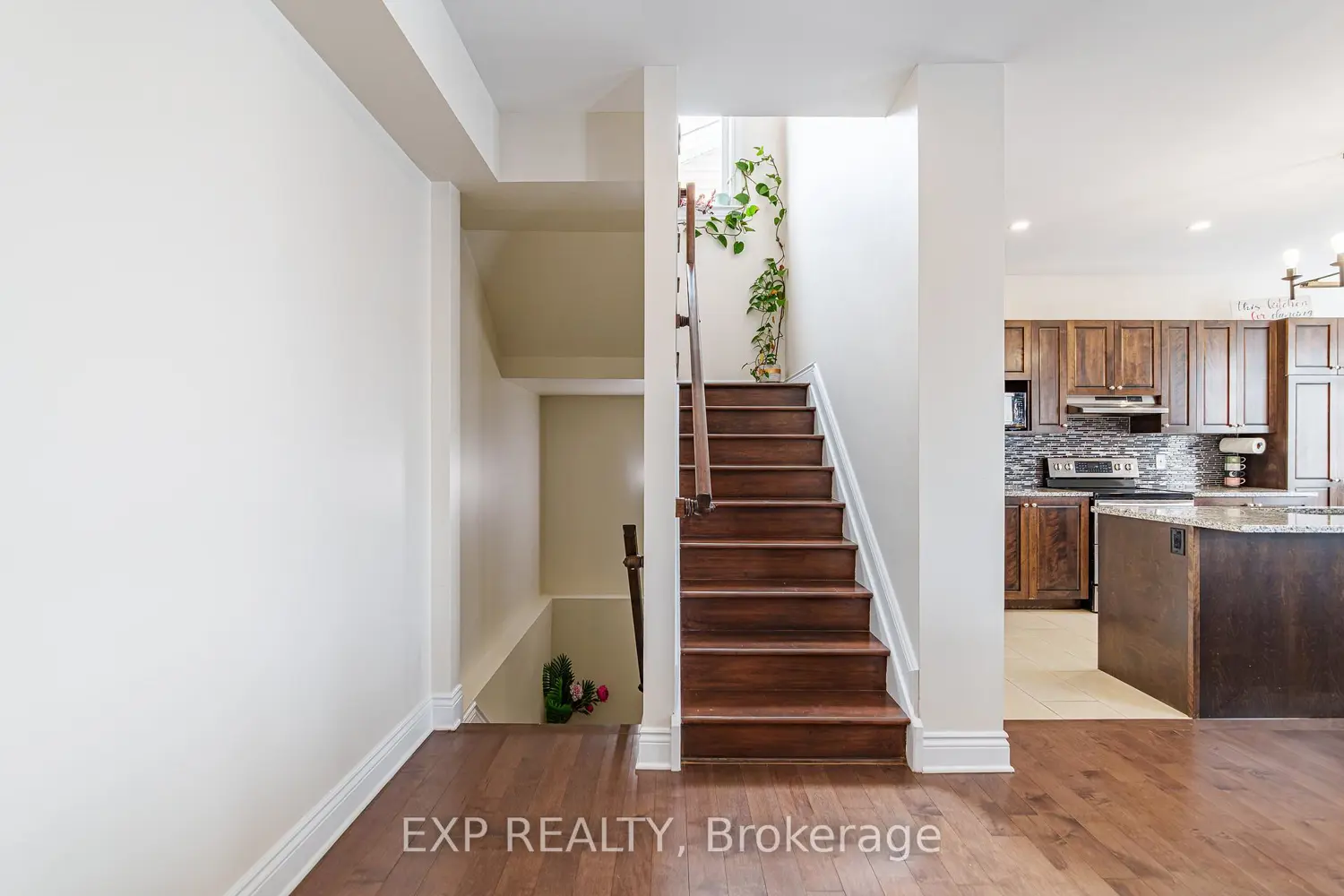 106 Bert Hall Street photo 3