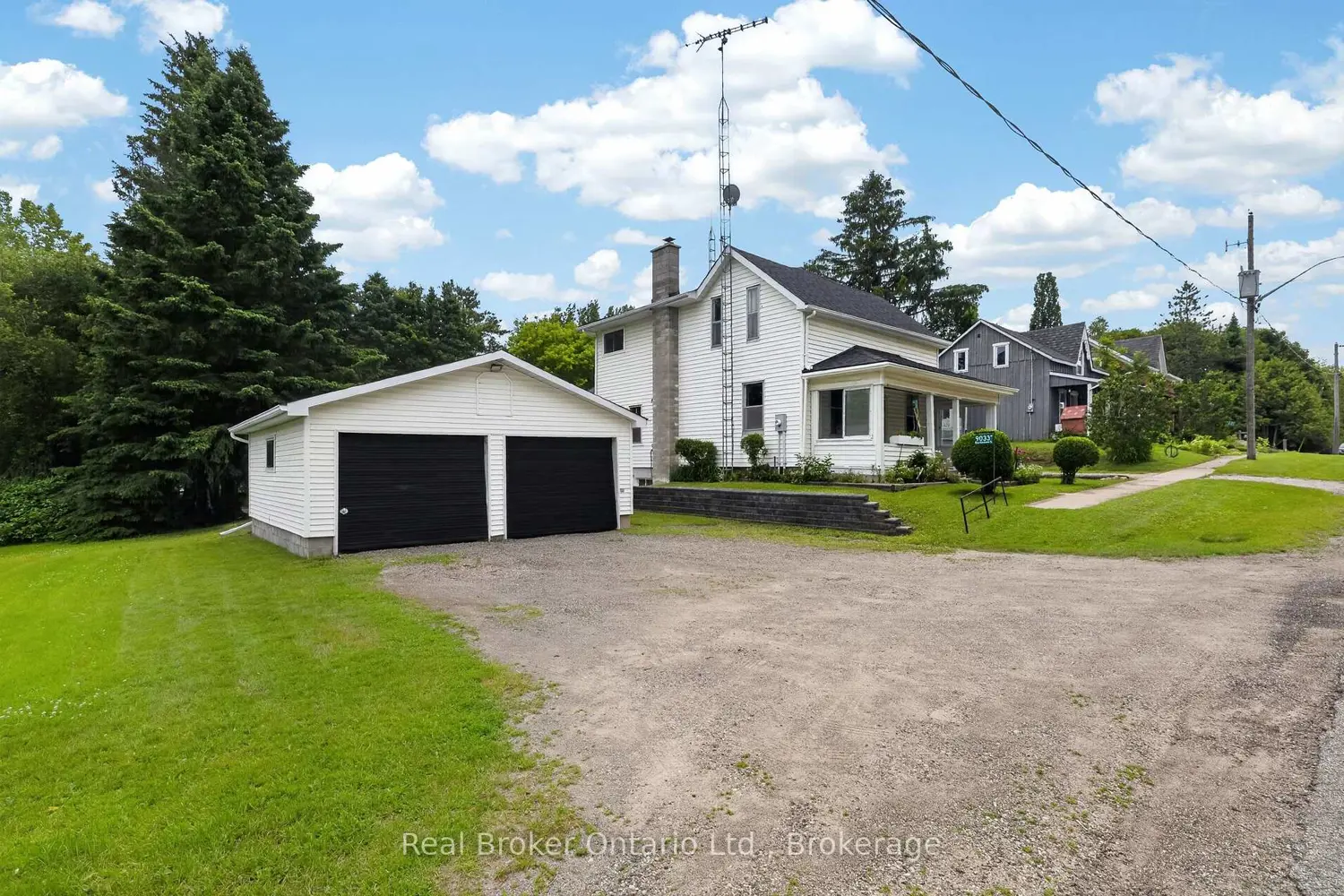 9033 Erin Garafraxa Townline photo 4