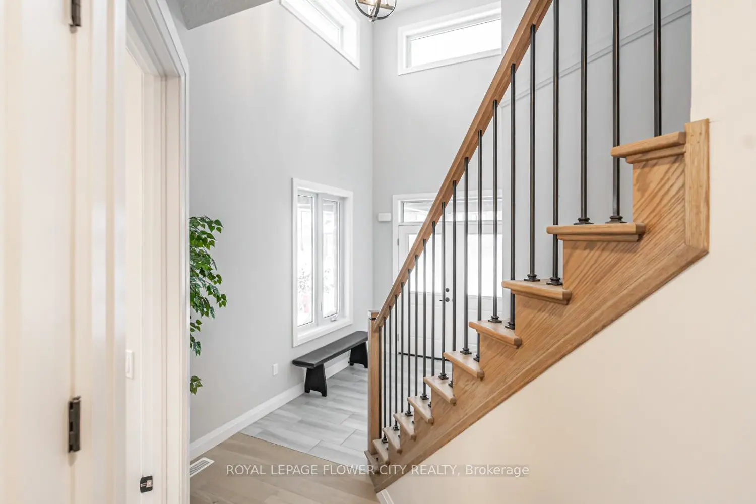 1 Tindall Crescent photo 5