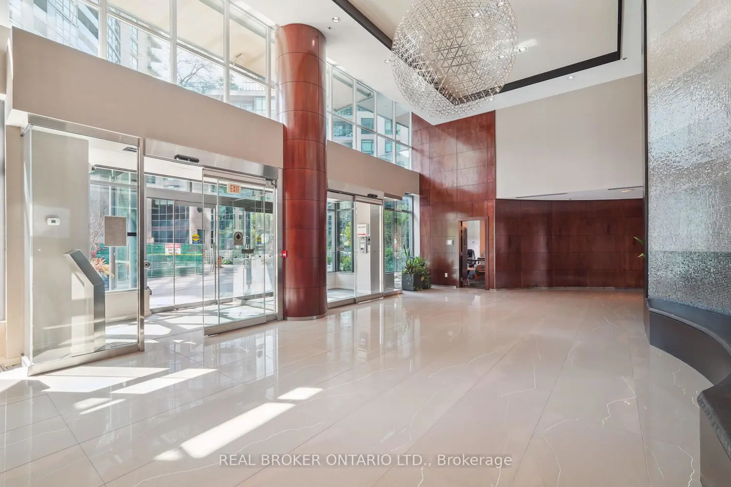 231 Fort York Boulevard 615 photo 2