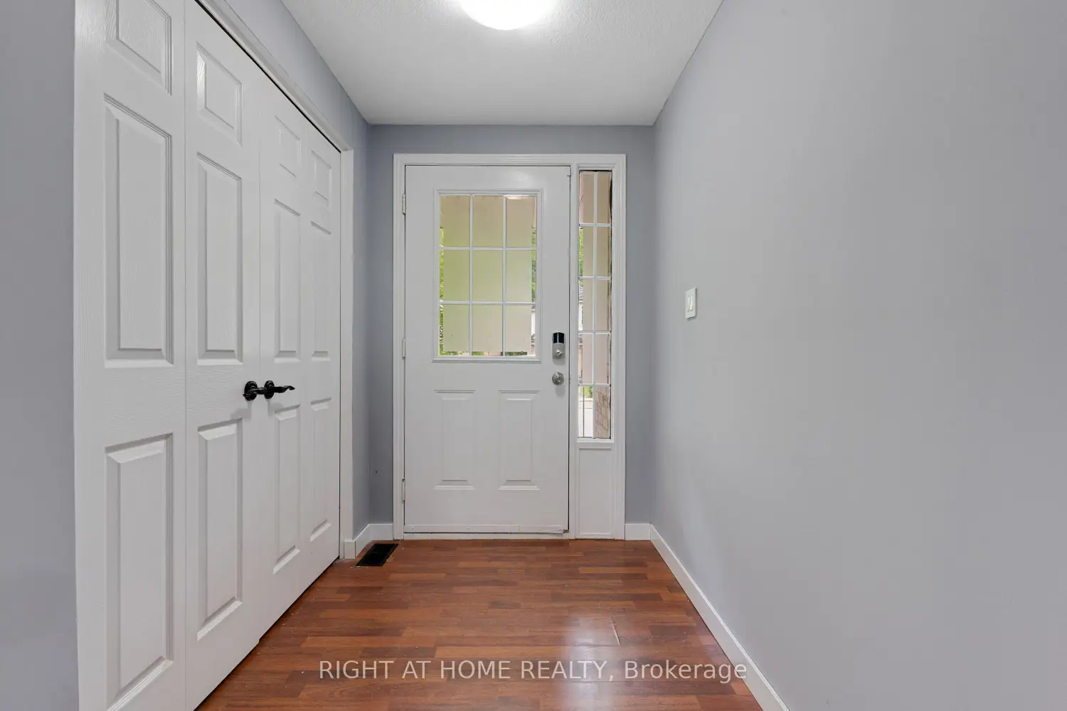 302 Oprington Place photo 3