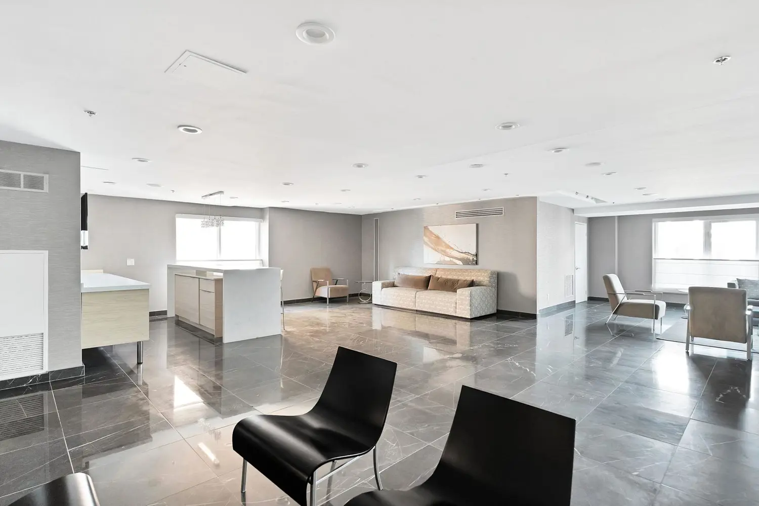8 Park Road 1601 photo 4