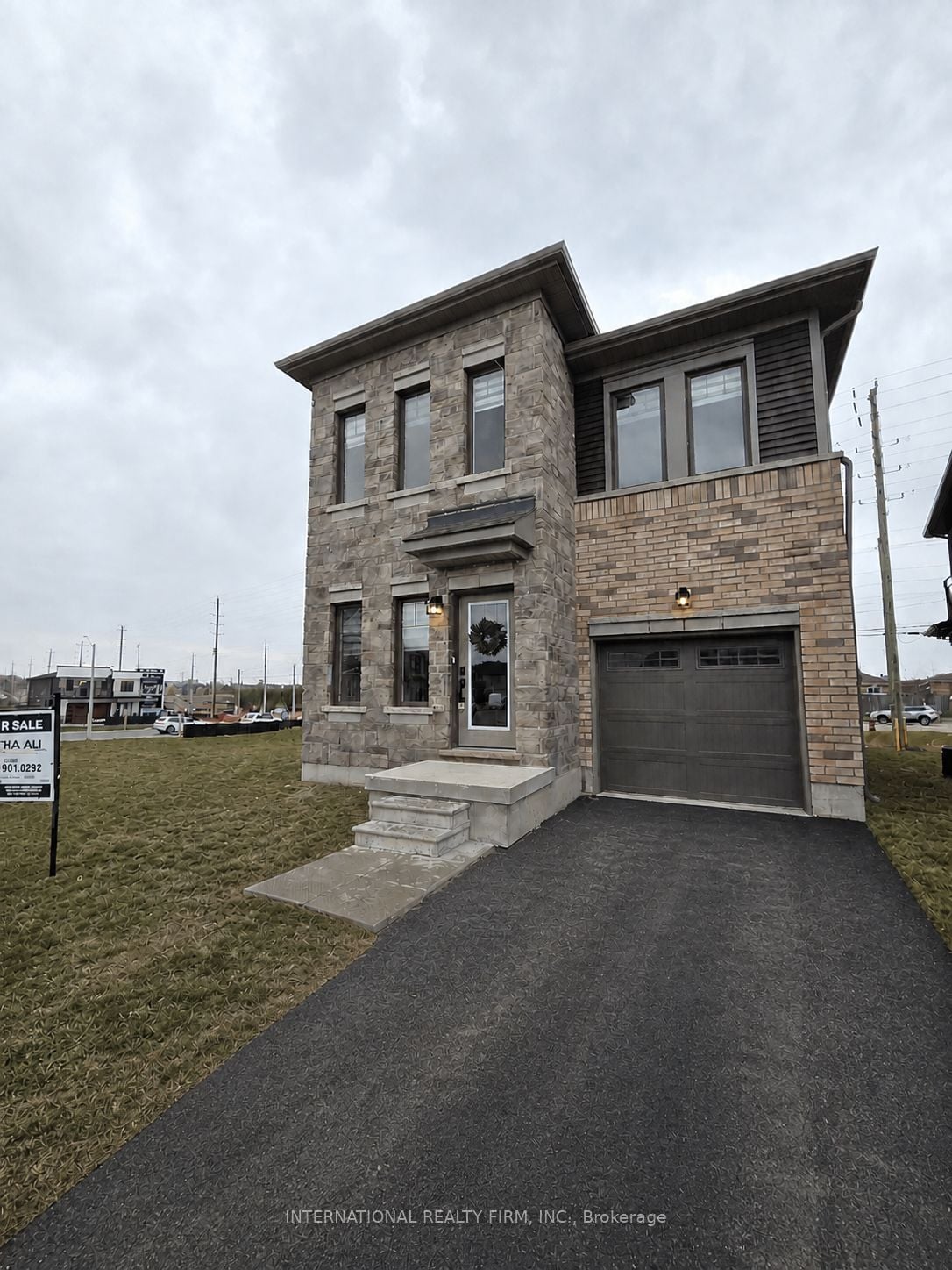 23 Harvest Crescent, Barrie, ON, L9J 0T3