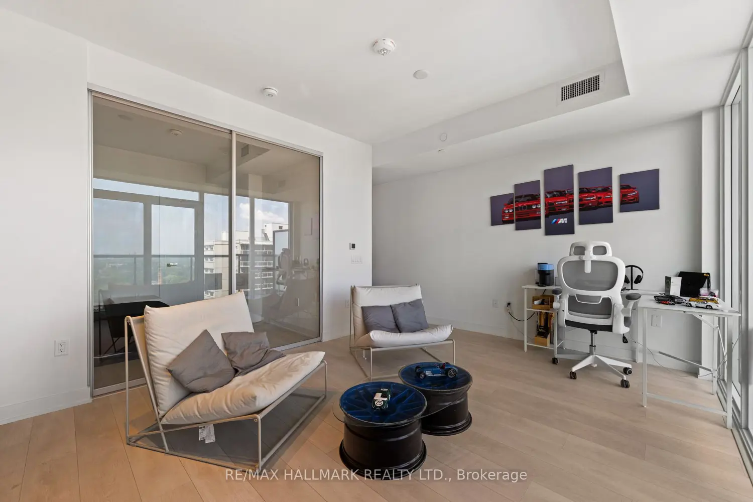 127 Broadway Avenue 1611 photo 2