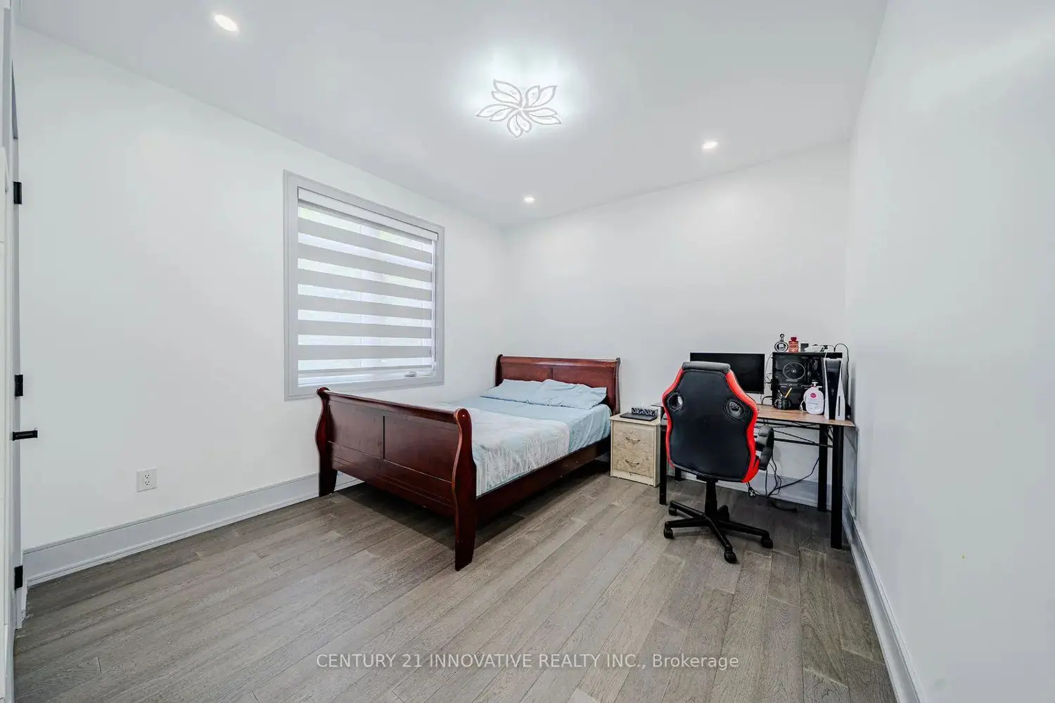 435 Miller Avenue photo 4