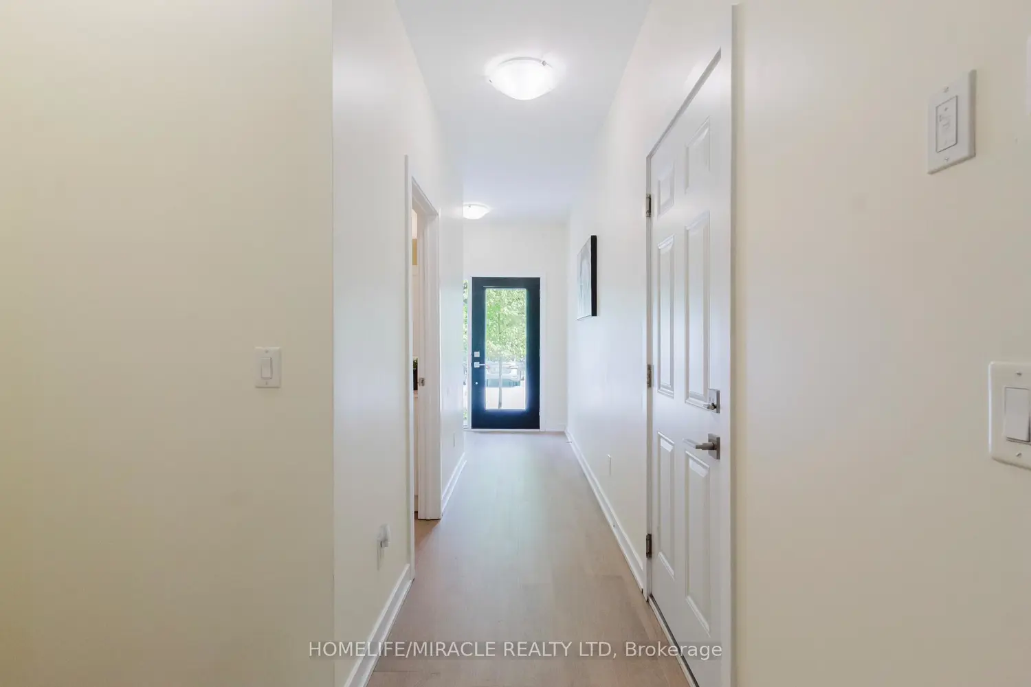 110 Fergus Avenue Unit 17 photo 3
