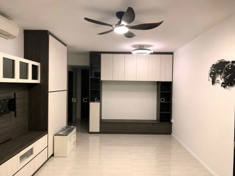 82 Punggol Central photo 2