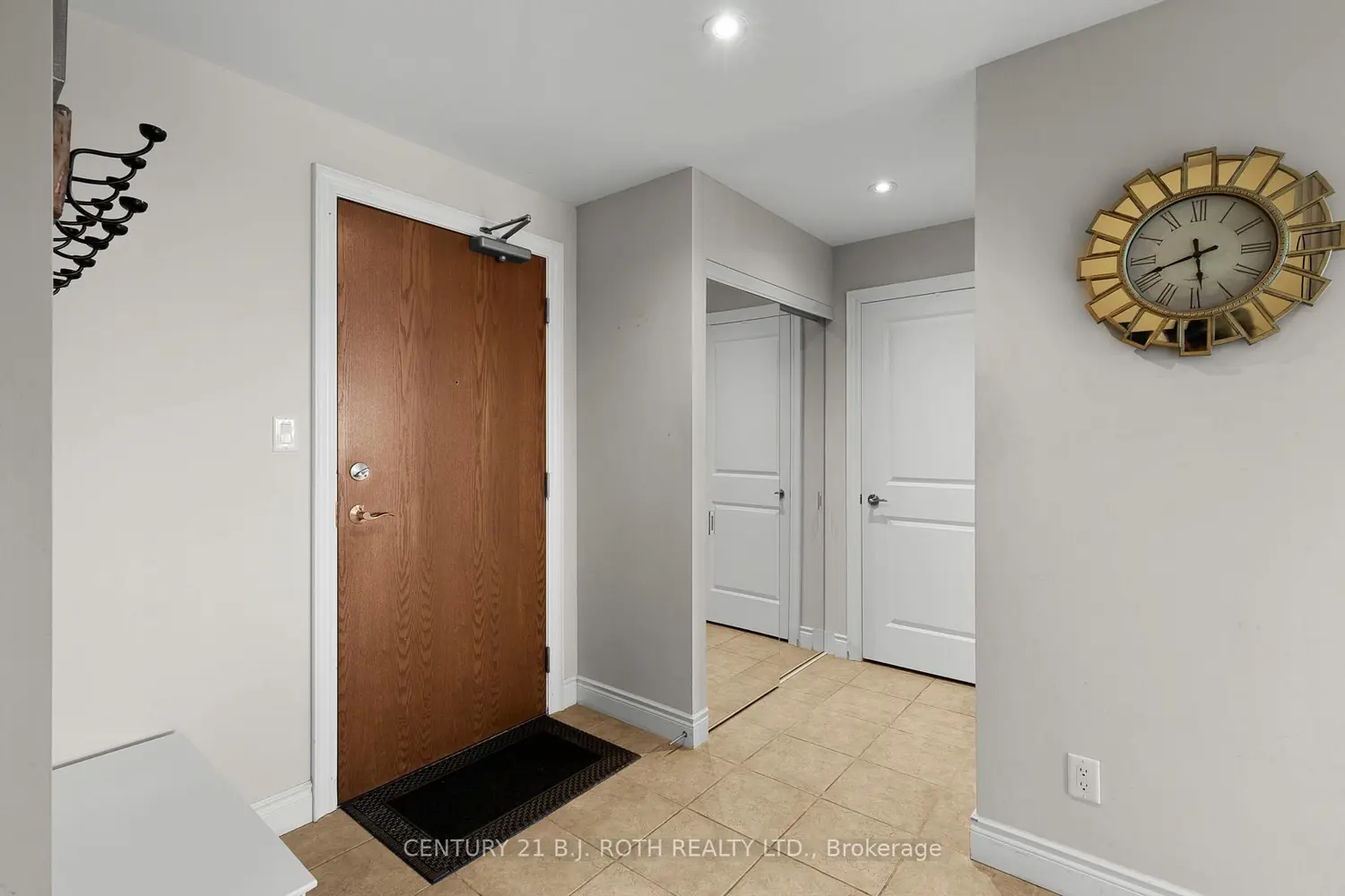 37 Ellen Street 1310 photo 2